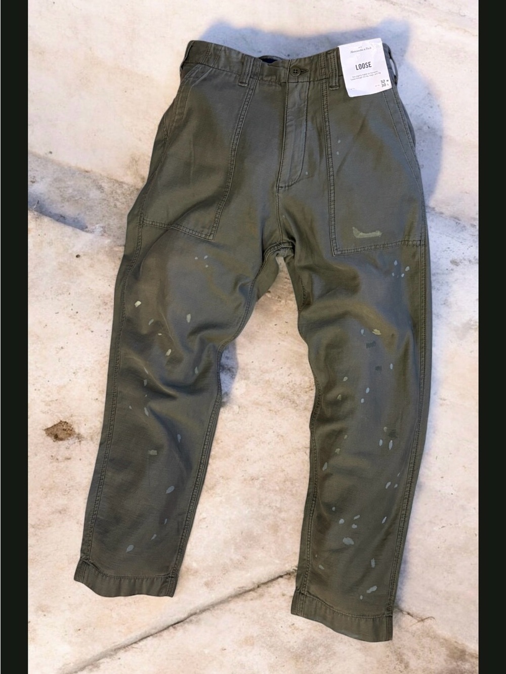 Abercrombie & Fitch Loose Fit Paint Design 32” x 30” Pants